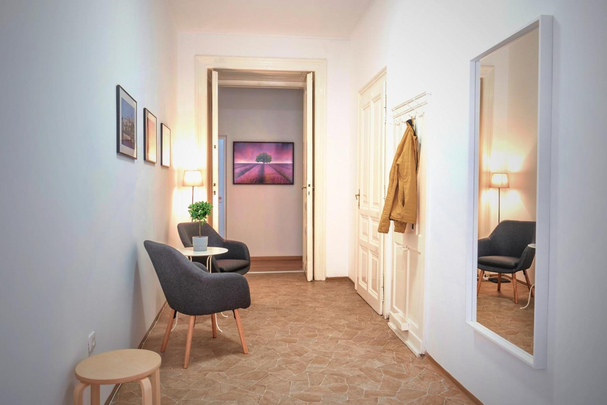 Jozsef Krt 3Br - Near Corvin Appartement Boedapest Buitenkant foto